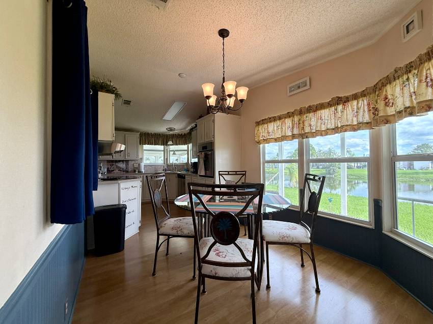 8111 Buena Vista Drive a Ellenton, FL Mobile or Manufactured Home for Sale